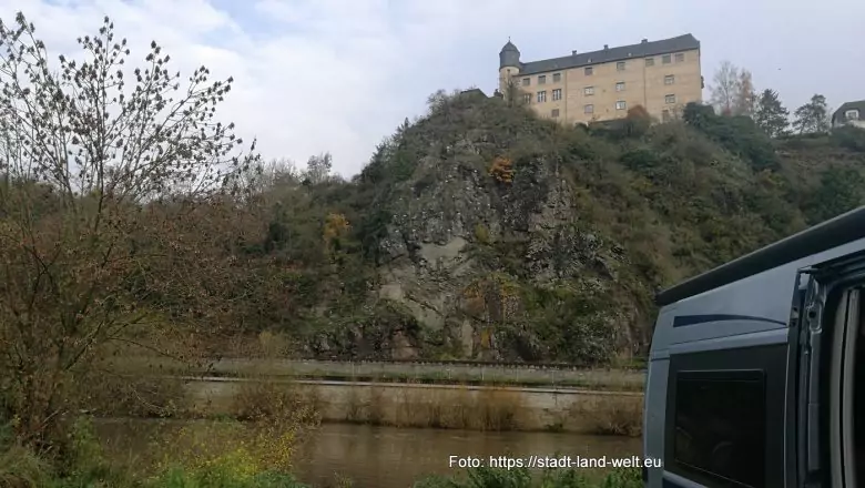 Die Marmorbrücke zu Villmar und die Burg Runkel im mittleren Lahntal - Deutschland Flussradwege Hessen Industriekultur Outdoor-Erlebnisse RSS-Feed  01-IMG_20231117_103621-780x440