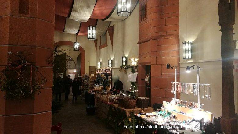 Weihnachtsmarkt in Miltenberg am Main - Bayern Burgen und Schlösser Deutschland Geheimtipp Historische Altstadt Outdoor-Erlebnisse Städte Weihnachtsmärkte  01-IMG_20231208_144550-780x440